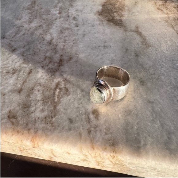 Sundance Rutilated Quartz Silver Ring - Picture 2 of 9